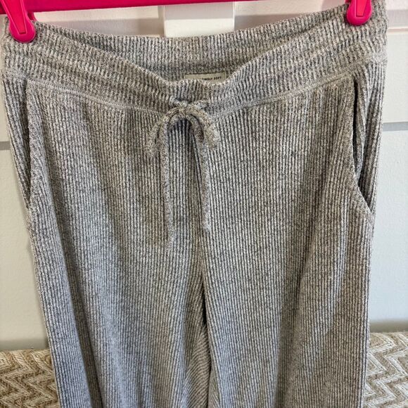 American Eagle Ahh-Mazingly Soft Ribbed Jogger Sweatpants - Picture 2 of 5